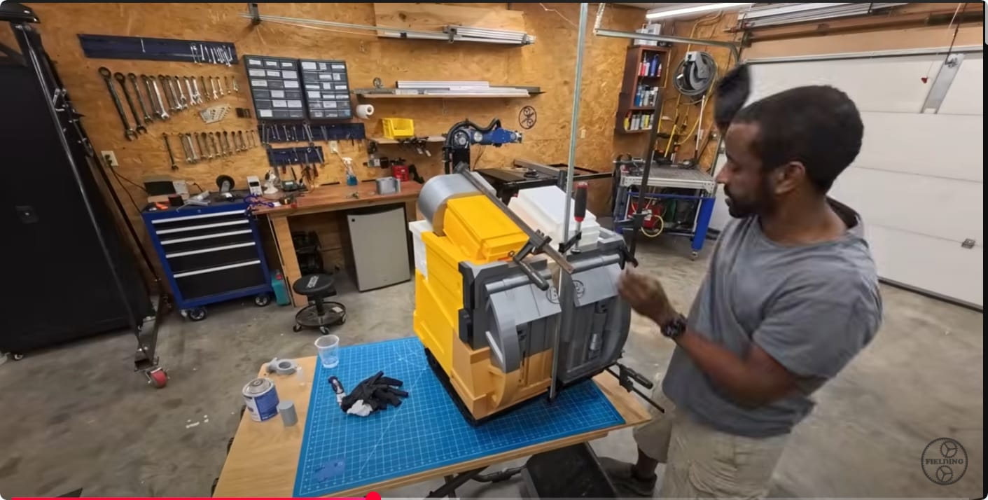 Jeremy Fielding giving a fantastic tutorial on building WALL-E